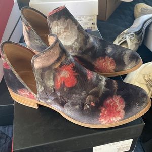 Florals booties